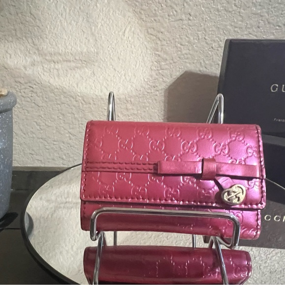 EUC  GUCCI ENAMEL Leather 6 KEY CASE PINK GG - Picture 3 of 6
